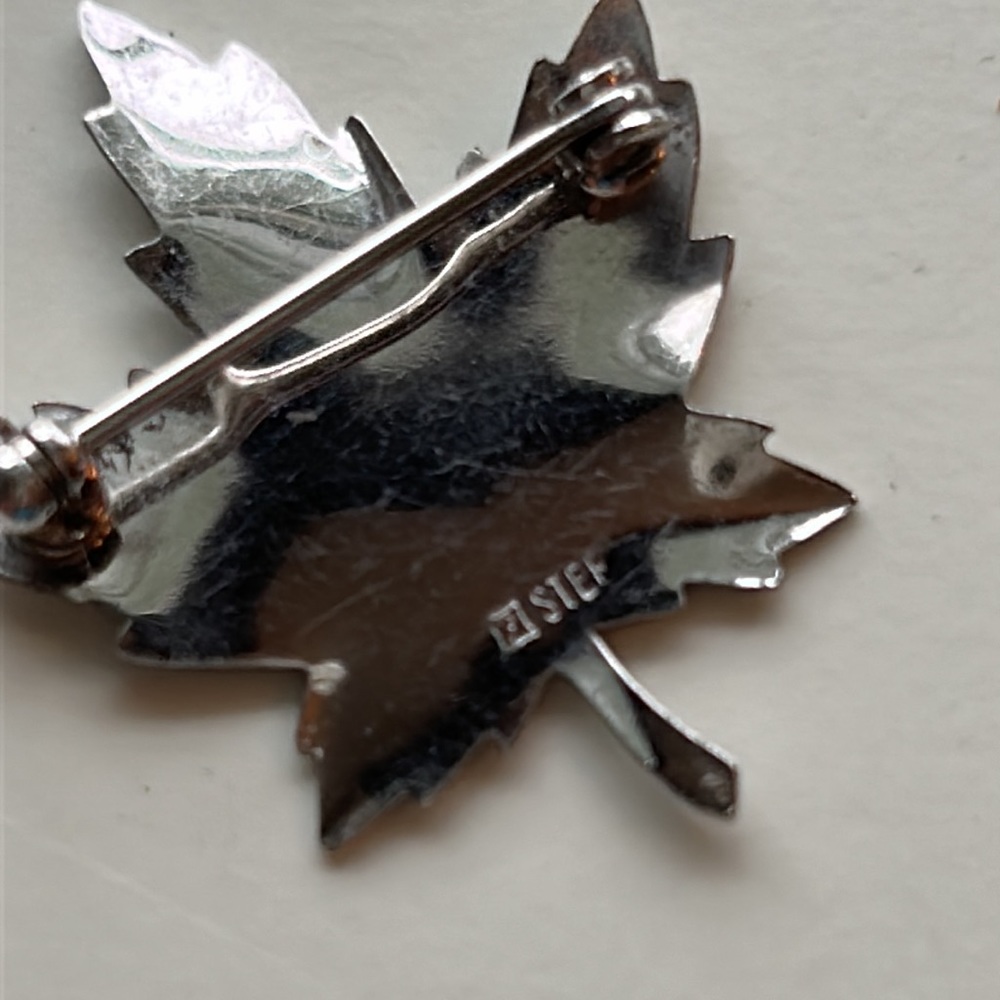 Sterling Silver Little Leaf Pin - Picture 4 of 5